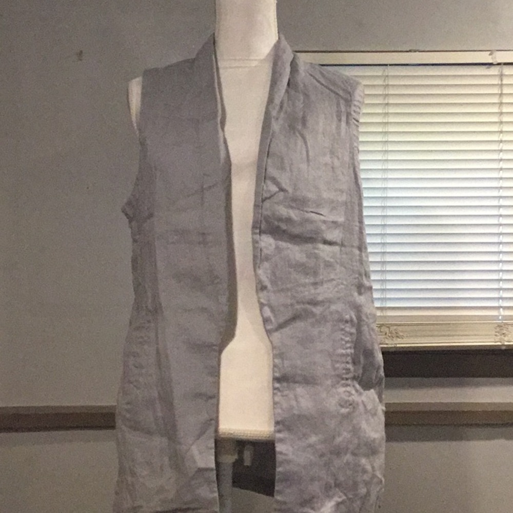 Kenar Sleeveless top